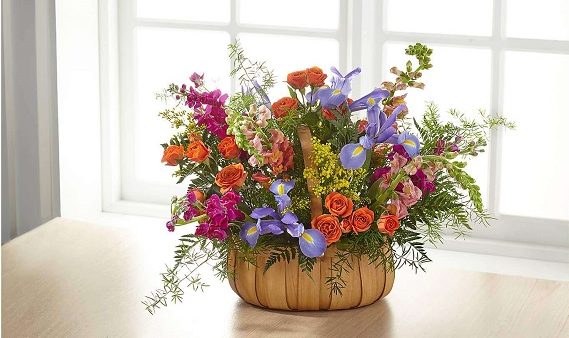 با انتخاب یک سبد گل برای روی اپن، آشپزخانه خود را زیباتر کنید