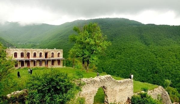 اماکن گردشگری آذربایجان شرقی + از تالاب‌های پرآب تا مناطق حفاظت‌شده زیبا