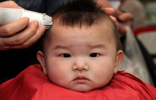 تراشیدن موی نوزادان ممنوع!