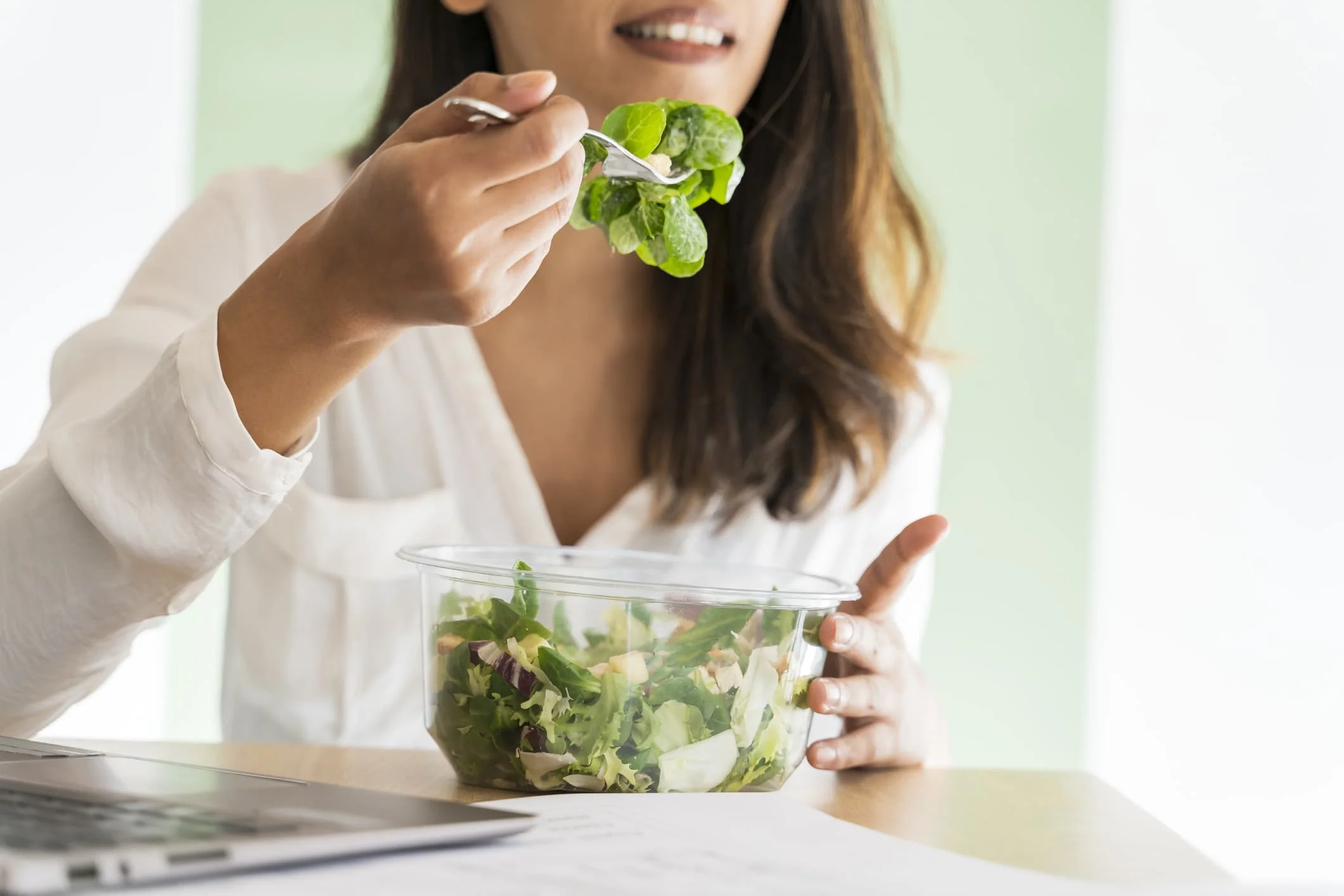 نگهداری سبزی در ظرف پلاستیکی