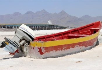 دریاچه ارومیه نابود شده، چه مالچ پاشیده شود چه نشود