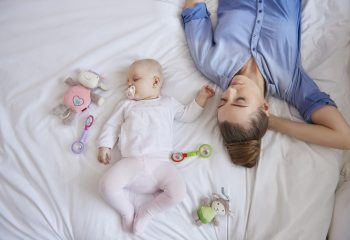 علت و درمان بی خوابی نوزاد سه ماهه