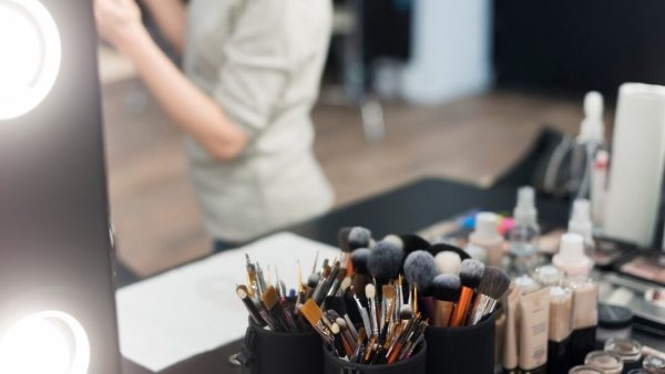 10 روش خلاقانه برای جذب مشتری در سالن زیبایی