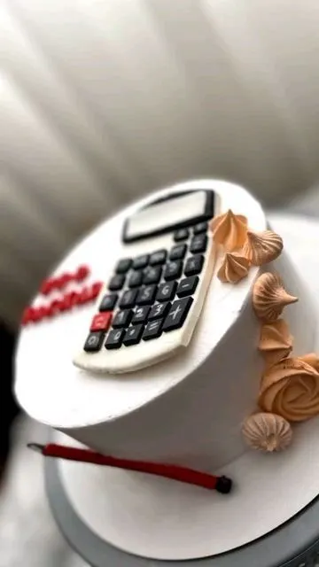 ایده کیک حسابدار