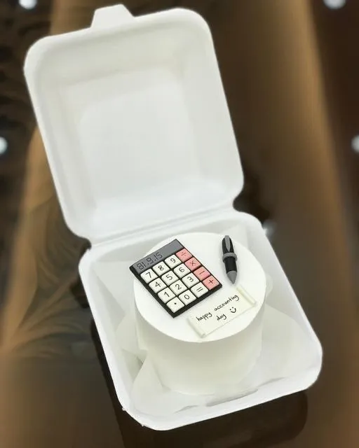 ایده کیک حسابدار