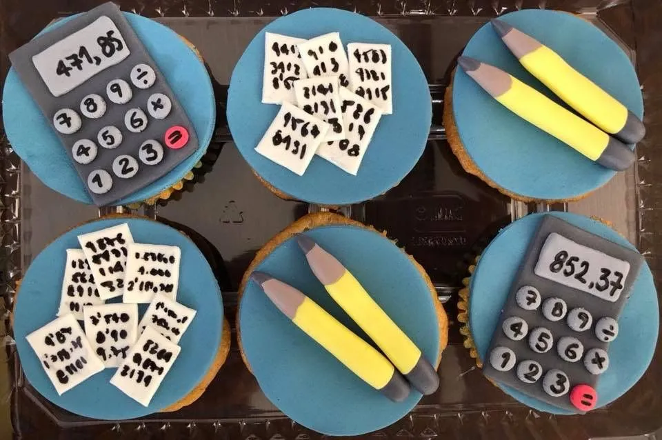 کاپ کیک روز حسابدار