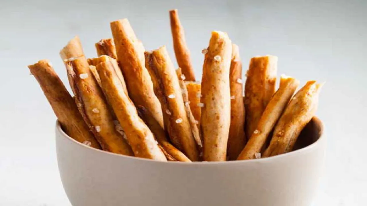 چوب شور نمکی خانگی با کنجد