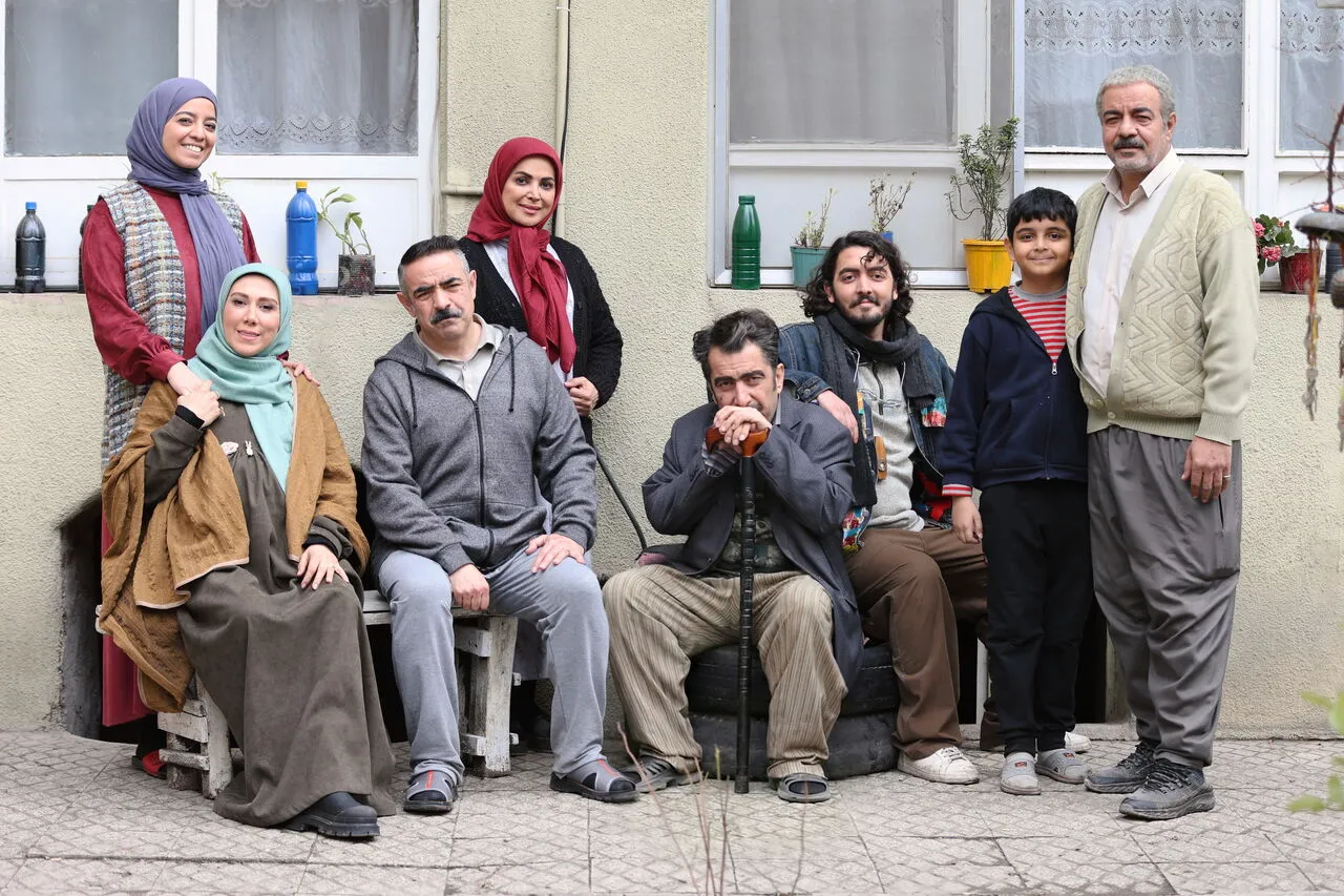 لحظه تاریخی در تلویزیون ؛ وقتی یک مرد برای اولین بار یک زن را در آغوش گرفت