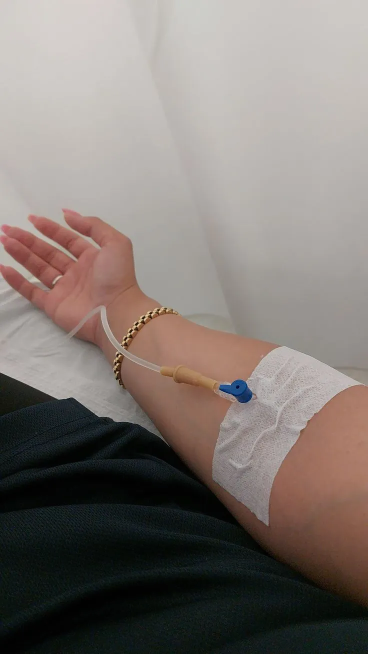 عکس دست سرم زده