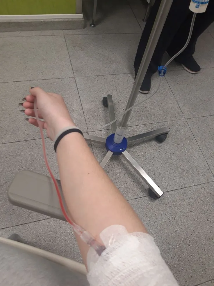 عکس دست سرم زده