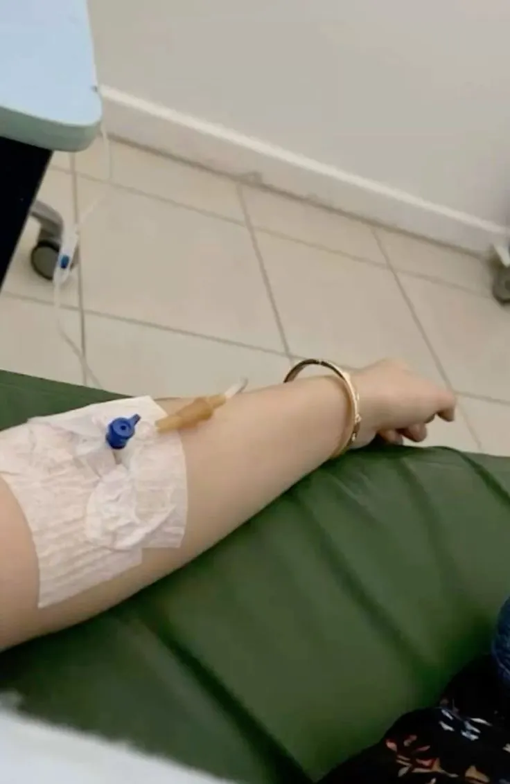 عکس دست سرم زده