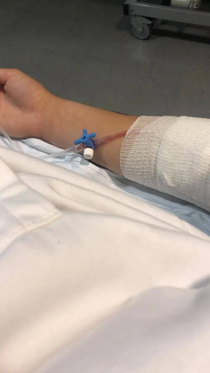 عکس دست سرم زده