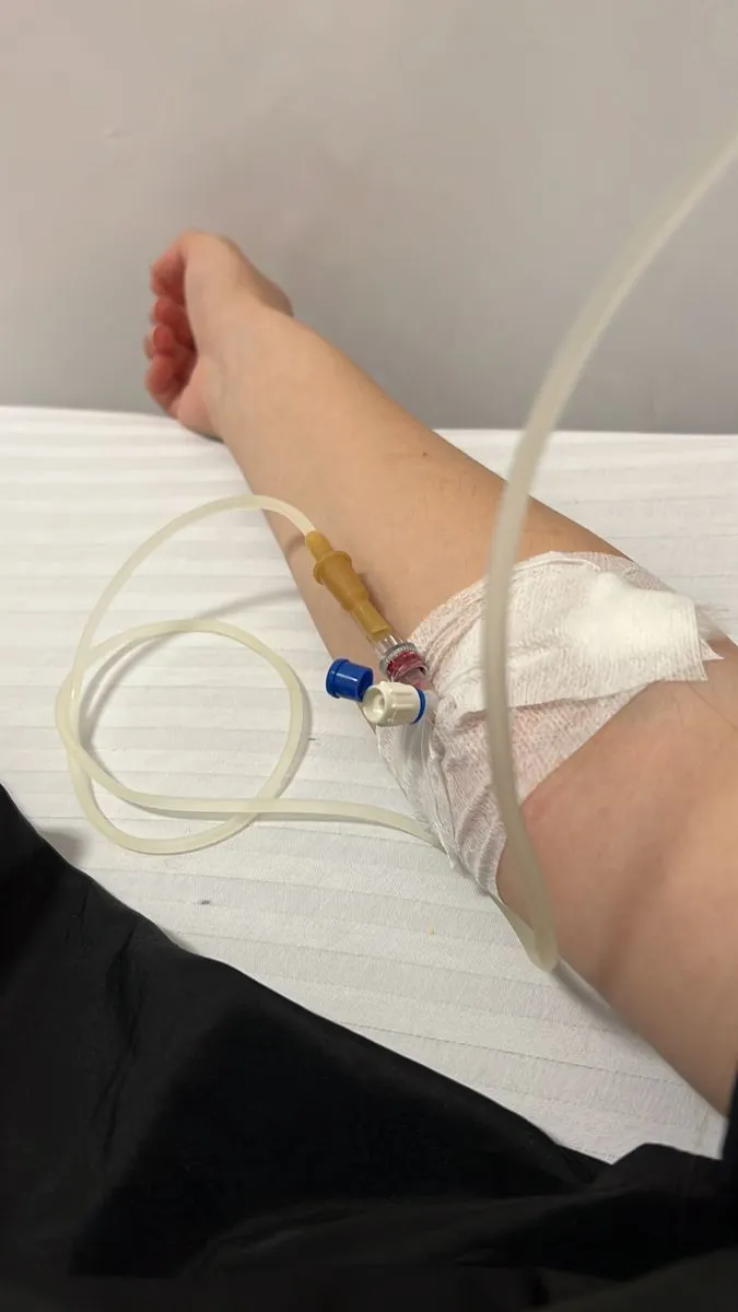 عکس دست سرم زده