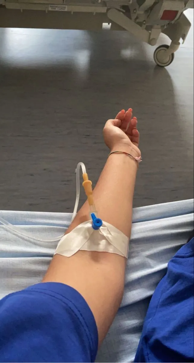 عکس دست سرم زده