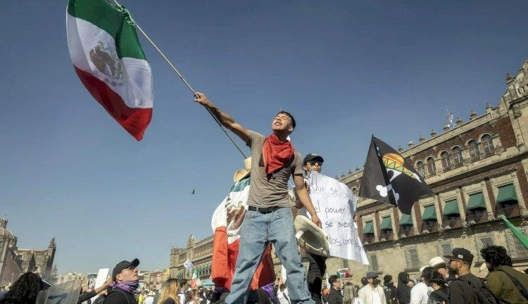 پشت پرده افتتاحیه باشکوه جام جهانی؛ چرا هزاران مکزیکی به خیابان آمدند؟
