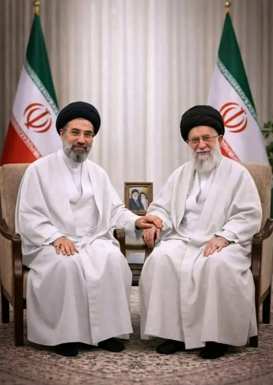 عکس آیت الله مجتبی خامنه ای