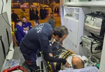 نجات ۳ نفر از مرگ در مراسم تشییع؛ جزئیات خدمات گسترده اورژانس
