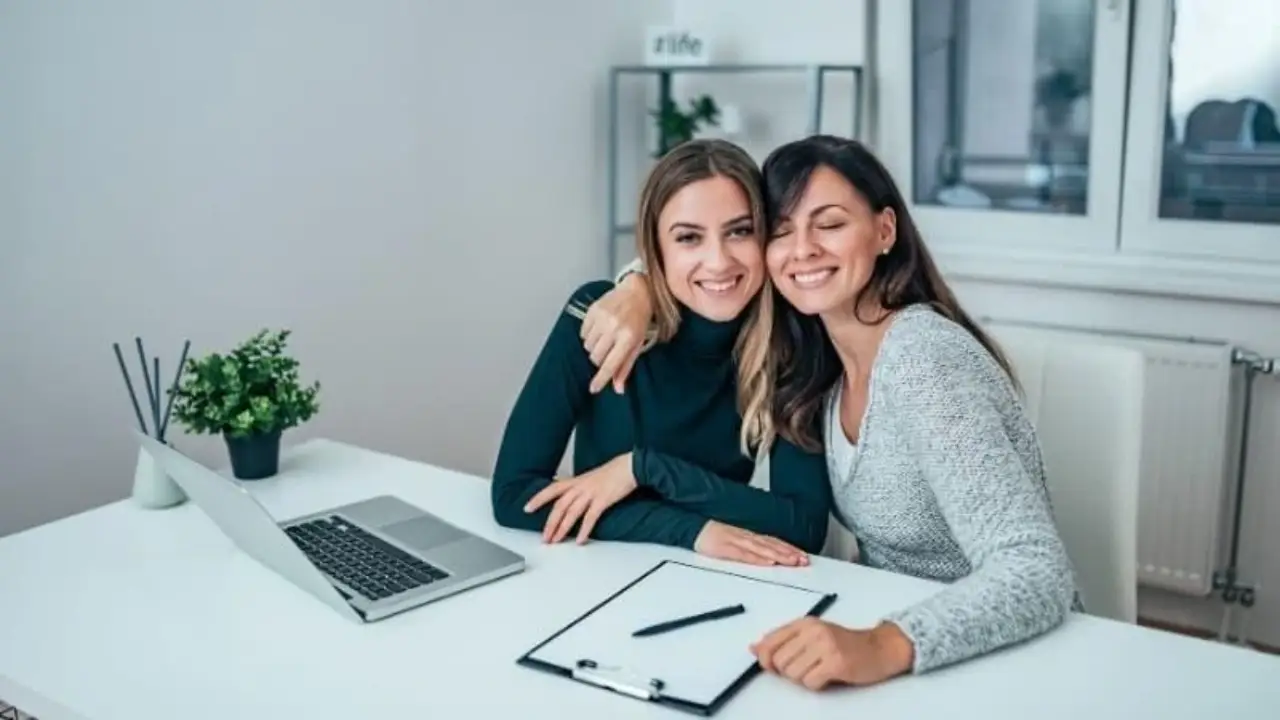 متن تبریک روز کارمند به خواهر