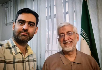 امیر حسین ثابتی نماینده مجلس در کنار کاندیدای مطبوعش در انتخابات سعید جلیلی