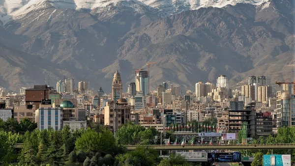 تصویری از تهران و با نمای کوه های توچال