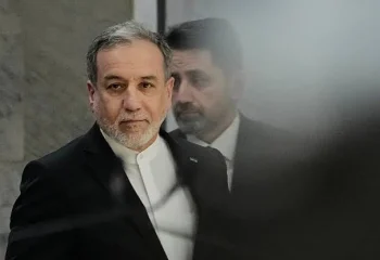 عراقچی وزیر امور خارچه ایران در حال حرکت در سازمان ملل