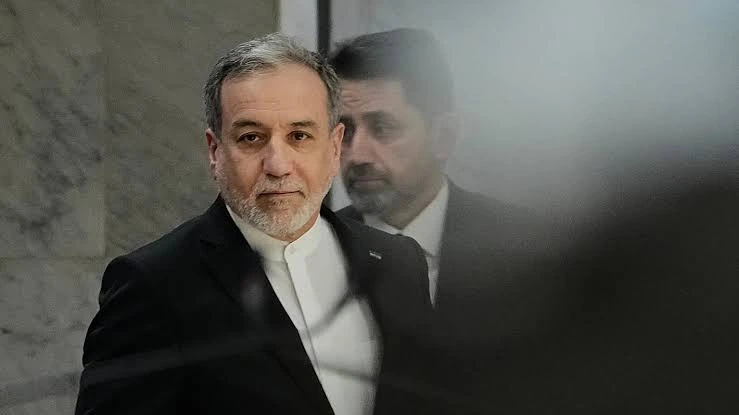 عراقچی وزیر امور خارچه ایران در حال حرکت در سازمان ملل